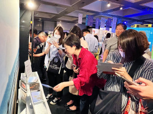 馬祖國際藝術島登日宣傳,藝術島作品場景讓日本體驗「一秒到馬祖」,邀日人明年來馬祖參觀。(圖:左腦創意行銷公司)