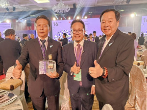 馬祖高粱酒再度獲選為國宴用酒,就職國宴上,每桌都有放1瓶第十六屆總統副總統就職紀念酒。(圖:連江縣政府)