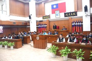 　縣議會第8屆第3次定期大會開議，議員們針對縣長施政報告及近期重點工作提出質詢。（圖／文：曹重偉）