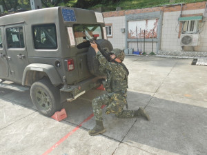 對空干擾射擊與警戒。（圖：陳昱璟）