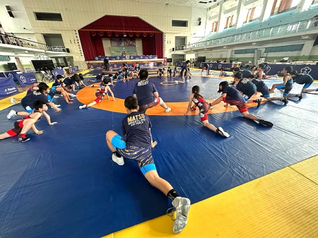 113年金德盃全國小學生角力錦標賽,馬祖角力隊榮獲3金6銀6銅,東引國中小抱回首座全國團體亞軍獎盃。(圖:馬祖角力隊)