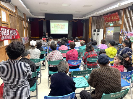 衛生局代謝症候群-認識高血糖衛教宣導講座,2日莒光登場,課程內容與日常健康管理息息相關,吸引滿場鄉親到場聆聽。(圖/文:宋幸儒)