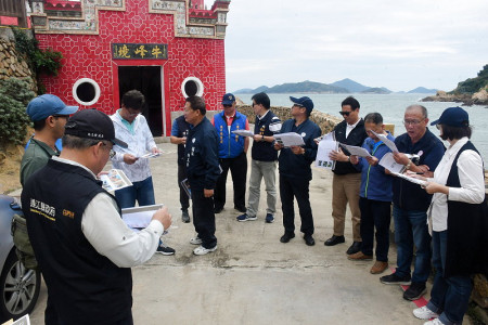 　縣議會定期大會3日縣政考察，由副議長林明揚領軍走訪南竿鄉重要建設，縣長王忠銘、副縣長陳冠人與權責主管陪同考察。（圖／文：曹重偉）