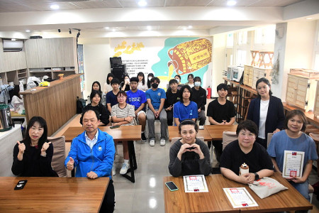 　112學年度國中技藝教育成果發表會日前在介壽國中小舉辦，展現縣內4所國中20位同學參加技藝教育的學習成果。（圖／文：曹重偉）