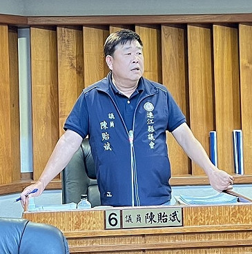議員陳貽斌進行縣政總質詢。(圖/文:馮紹夫)