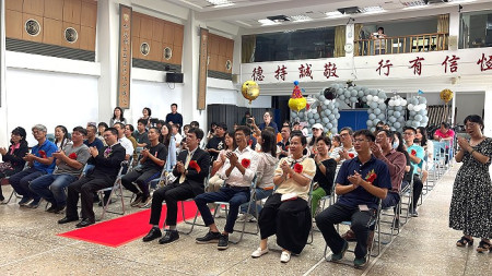 敬恆國中小畢業典禮溫馨感人,畢業生滿載祝福展翅高飛,邁向新的學習旅程。(圖/文:宋幸儒)