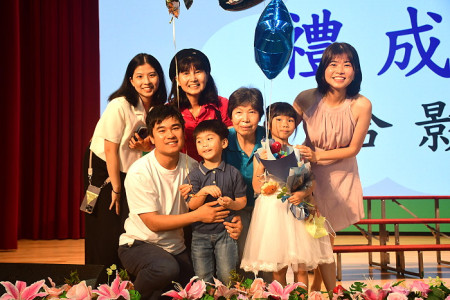 介壽幼兒園畢業典禮感動全場。（圖與文：曹重偉）