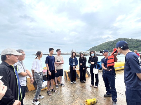 開心戲水、寓教於樂,連江縣水上遊憩暨安全教育宣導活動16日福澳登場。(圖/文:馮紹夫)