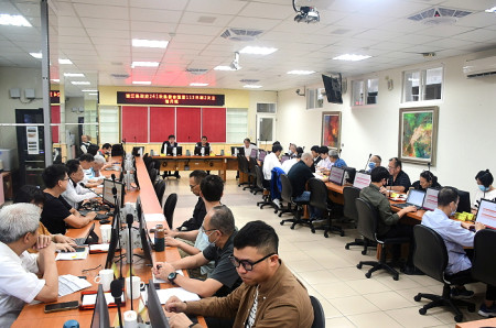 　縣府18日召開今年第2次主管月報，縣長王忠銘期許主管們向中央部會積極反映地方需求。（圖／文：曹重偉）