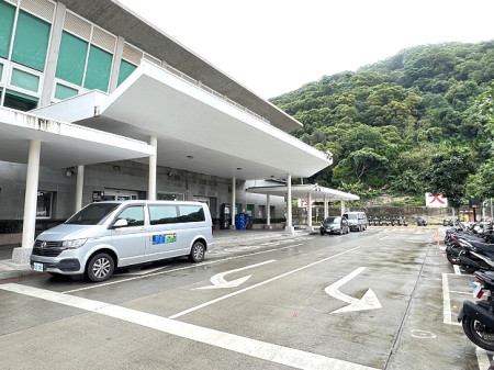 為改善周邊交通順暢,福澳舊旅運大樓前將設置科技執法。(圖/文:馮紹夫)
