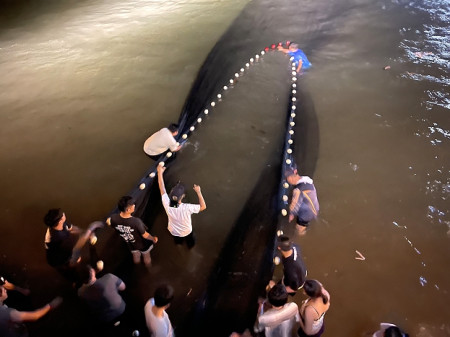 2024北竿海洋文化之旅牽罟體驗,4日首場在橋仔澳口開拉。(圖/文:陳鵬雄)