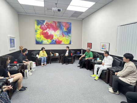 　為感謝台東縣政府大力支持馬祖參加台東熱氣球嘉年華活動，副縣長陳冠人5日率團隊拜訪台東縣長饒慶鈴。（圖／文：馮紹夫）