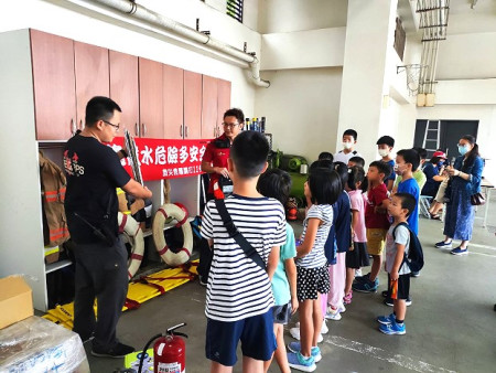 增進學童消防常識及技能樂趣,消防局今年續推暑期防災教育體驗營活動,7月22日10時起受理報名。(圖:連江縣消防局)