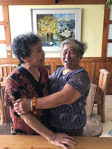 2019年依寶跟阿肥在花蓮見面，55年不見，有說不完的話