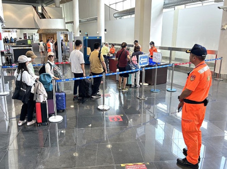 連江縣啟動海運疏運機制,28日加開「南北之星2號」從南竿到台北港,載運136位乘客,有效紓解颱風過後滯留人潮。(圖/文:曹重偉)