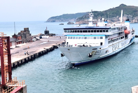 　台馬長程船班停航5天後，28日晚間恢復航行，載送316名旅客到東引、南竿。（圖：資料照片）