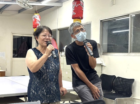 　教育處樂齡學習中心於29日至31日晚間6至9時，舉辦中年好聲音活動，透過音樂賞析，體驗歌唱的樂趣。（圖／文：黃沛宣）