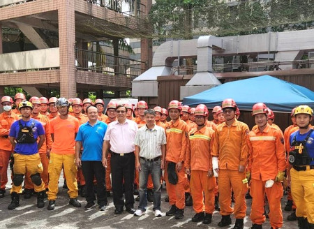 精進救災救護能力,消防局近年向北市消防局標竿學習交流,派林孟翰、陳志華、邱德利、彭文德(右二起)4員前往受訓。(圖:連江縣消防局)