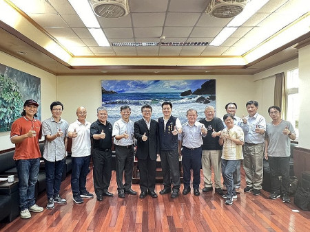 中興大學校長詹富智(中)率學校團隊來馬祖進行交流,今天將與縣府簽訂合作備忘錄。(圖/文:馮紹夫)