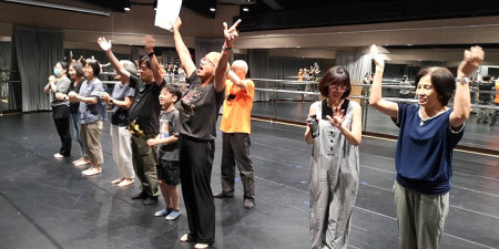 「馬祖心情記事」第六部曲《生紅過夏》音樂劇, 13日全體劇組成員抵達中壢藝術館,緊鑼密鼓的進行排練。(圖:連江縣政府文化處)