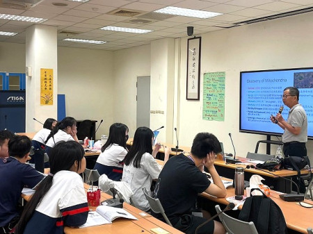 北醫楓林幸服服務團來馬進行3天2夜生物醫學營,建立地區國高中學子醫學興趣,充實暑假生活。(圖:馬祖高中)