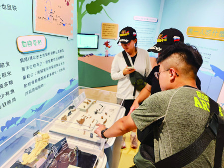 官兵參訪實況。(圖:陳君瑜)