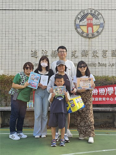 東莒國小開學日結合祖父母節,邀請依公依嬤帶著孫子女一同來開學!(圖/文:蔡夢玲)