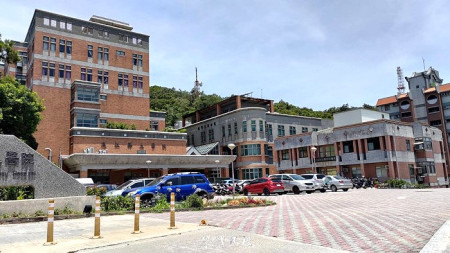 原址重建的縣立醫院。