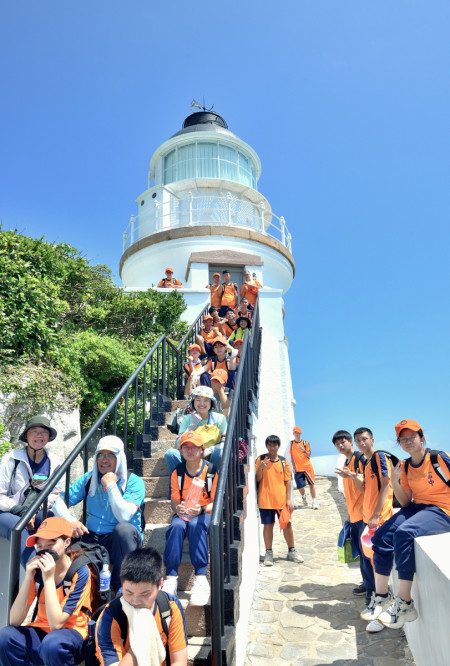 　新竹縣關西鎮富光國中連續第二年踏上東引島，以二天的時間用雙腳走踏全島，為自己的國中求學生涯留下美好回憶。（圖／文：陳其敏）