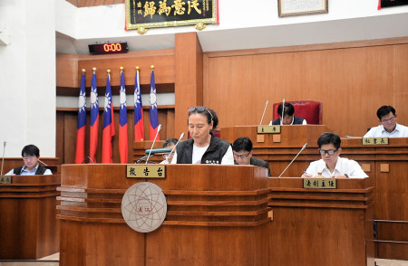 　縣議會第8屆第4次臨時會11日進行議案審查，主要審查113年度總預算第一次追加減預算案，由主計處長劉美鳳提出總說明。（圖／文：曹重偉）