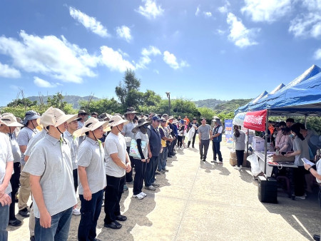 台電珠山電廠13日舉辦聯合淨灘,邀請各單位150人左右,2小時清出240公斤垃圾,成果豐碩。(圖/文:馮紹夫)