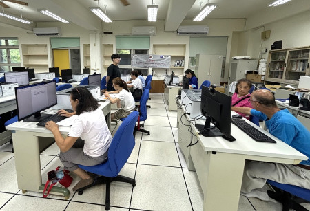 培養身障弱勢一技之長,民社處利用週休辦理身心障礙人士電腦知能就業前準備課程。(圖:民政社會處)