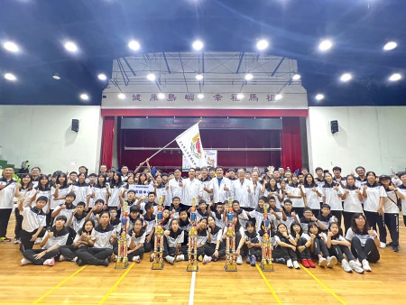 113年縣運會圓滿閉幕,典禮上表揚優秀選手、團隊,王忠銘邀請選手貴賓115年再相見。(圖/文:馮紹夫)