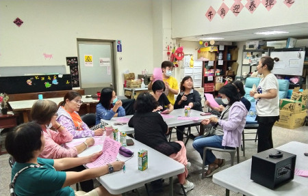 2024馬祖秋慶「牛角做出幼」推出第二波喜娘說唱藝術喝采研習,學員們密集彩排練習喝采詞,期待呈現最好的成果。(圖/文:黃沛宣)