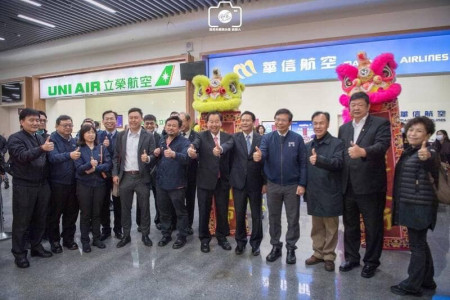 高雄航線終於將在今年11月重新復航,縣長王忠銘感謝各界鼎力協助。(圖:王忠銘臉書)