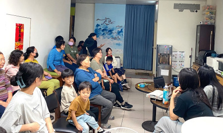 藝術游擊第二波!10月駐島東莒藝術團隊「噗啾社」6日舉行見面茶會。(圖/文:蔡夢玲)