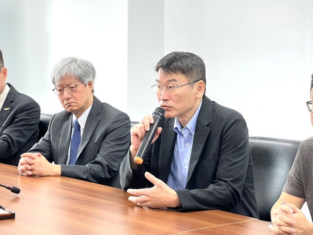 共軍14日舉行的「聯合利劍B」軍演,陸委會副主委梁文傑表示會對兩岸交流、出團等造成影響。(圖/文:馮紹夫)