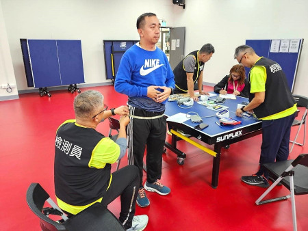 教育處分別於縣府和清水活動中心舉辦「科技體適能檢測」,讓民眾利用科技檢測器材來掌握自我身體健康狀況。(圖:黃沛宣、縣府教育處)