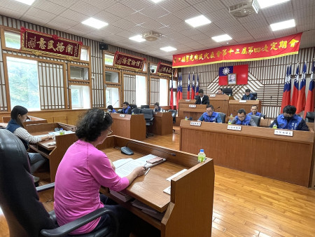 莒光鄉民代表會第12屆第4次定期大會開議,鄉長陳樂禮率各課室主管作施政報告。(圖/文:宋幸儒)