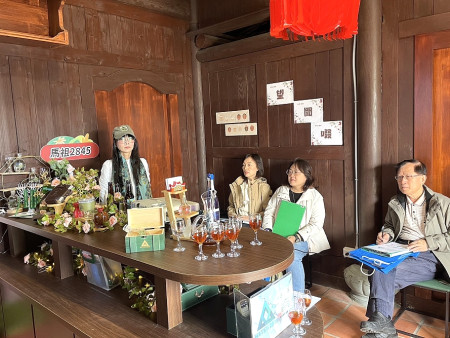 　數產署「創業歸故里比賽」，北竿「水青清」團隊進入決選現場審查。（圖：水青清團隊）