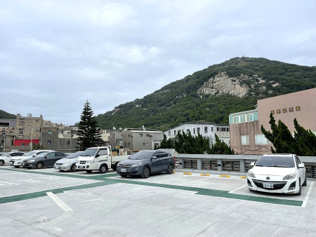 　北竿機場停車場試營運至今下層使用率已近八成，上層也有近五成。（圖／文：陳鵬雄）