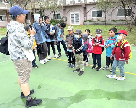 東莒國小71週年結合秋季郊遊、無菸校園活動及延續親子萬聖節母語日,全體師生與家長們共度充實的一天。(圖/文:蔡夢玲)