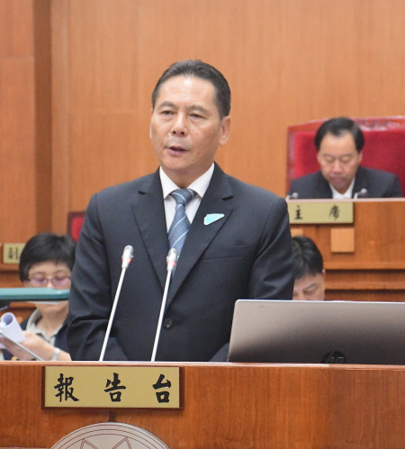 連江縣議會第8屆第4次定期大會正式開議,由縣長王忠銘施政報告暨說明。(圖/文:曹重偉)