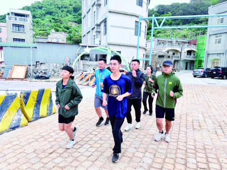 10公里長跑。