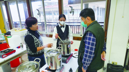 媽祖傳情在地發展創意計畫,馬中觀光餐飲學程成果展。(圖與文:曹重偉、馬祖高中)
