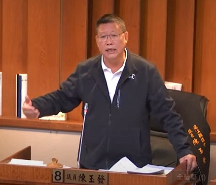議員陳玉發進行質詢。(圖/文:曹重偉)