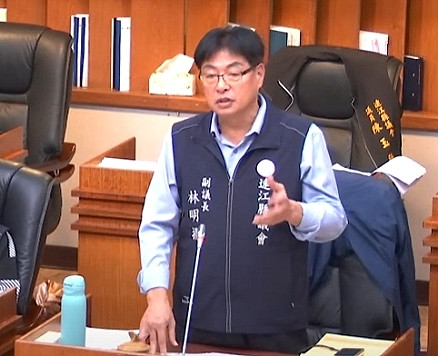議員林明揚進行質詢。(圖/文:曹重偉)