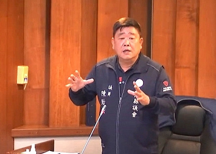 議員陳貽斌進行質詢。(圖/文:曹重偉)