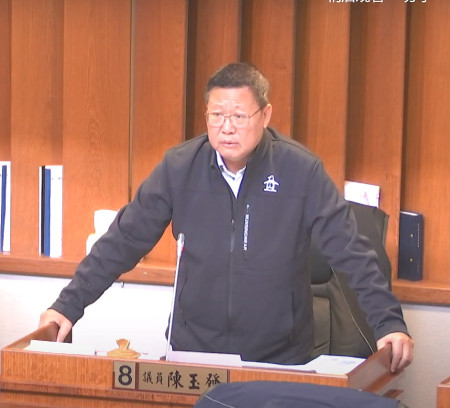 議員陳玉發進行質詢。(圖/文:曹重偉)