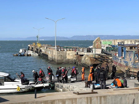 　海象連續多日平穩適合磯釣，北竿地區陸續擁入上百位釣客。（圖／文：陳鵬雄）